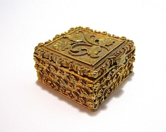 Vintage Embossed Gold Tone Florenza Flower Jewelry Trinket Box