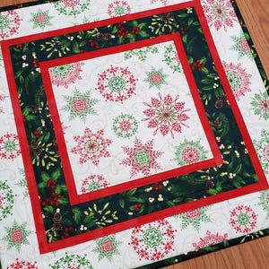 Quilted Snowflake Medallions Table Topper, 19.5&quot; Christmas Table Topper, Quilted Winter Table Mat, Holiday Candle Mat, Handmade Table Quilt