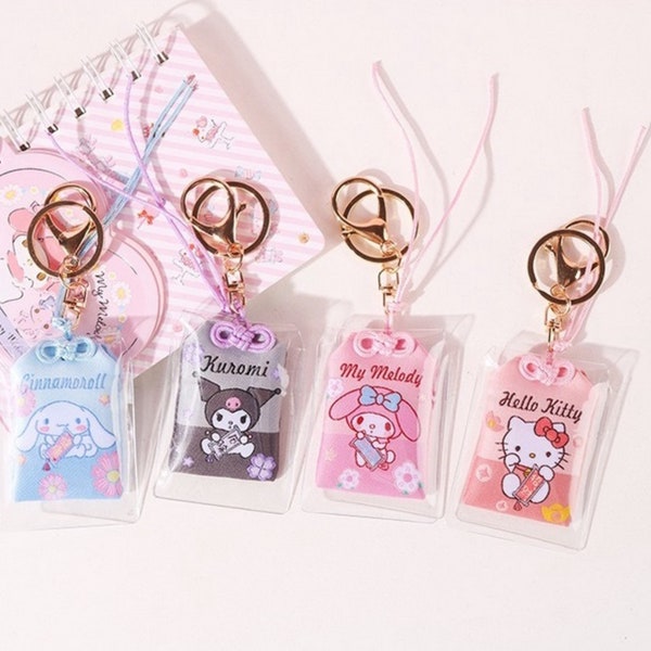 SANRIO | Amulette Omamori | Porte-bonheur | « Richesse » – HELLO KITTY / « Santé » – Cinnamoroll / « Amour » – Ma mélodie / « Débarrassez-vous de la malchance » – Kuromi