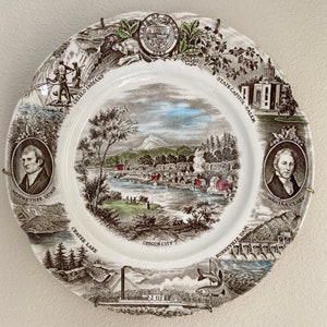 The Oregon Plate by Johnson Bros, Made To Commemorate The 1976 U.S. Bicentennial For The Meier & Frank Co., Wall Plate Home Decor, 10 3/4”