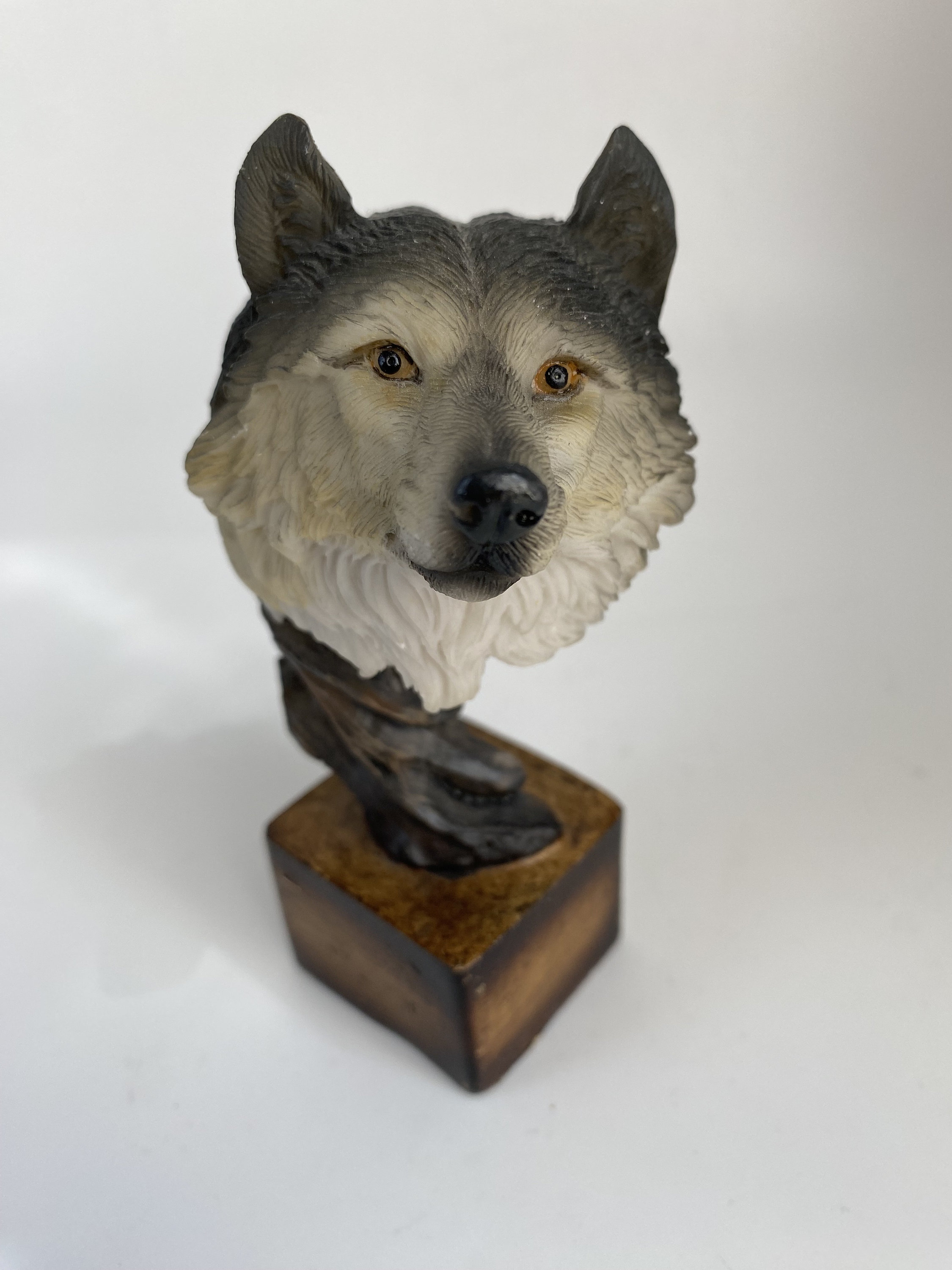希少　Mill Creek Studio バッファロー　置物　245$ Mill Creek Studios Sculptures - Etsy