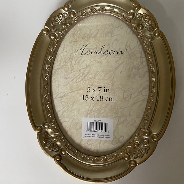 Vintage Decorel Heirloom Oval Champagne Color Ornate Photo Frame For 5”x7” Photos