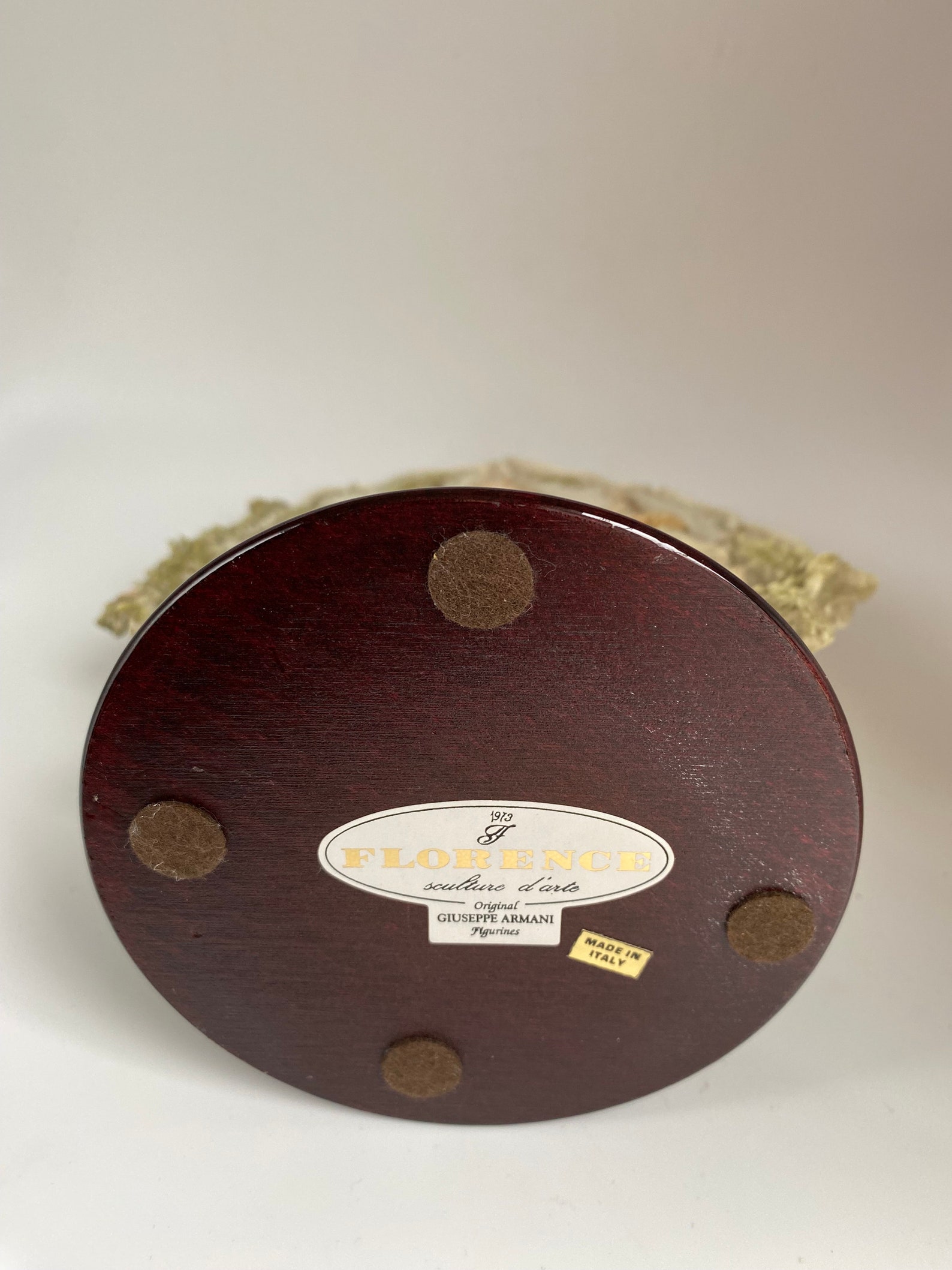 Giuseppe Armani 1994 Mother s Day Plaque On A Wood Stand Home Decor giuseppe-armani-1994-mother-s-day-plaque-on-a-wood-stand-home-decor