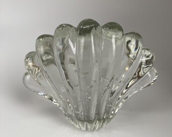 Vintage Controlled Bubble Clear Glass Clam Shell Paperweight, Sea Shell Paperweight Home Decor, 3.25” Tall