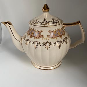 Vintage Sadler Teapot, 6.5” Tall, Made in England, Very Rare, Read Description