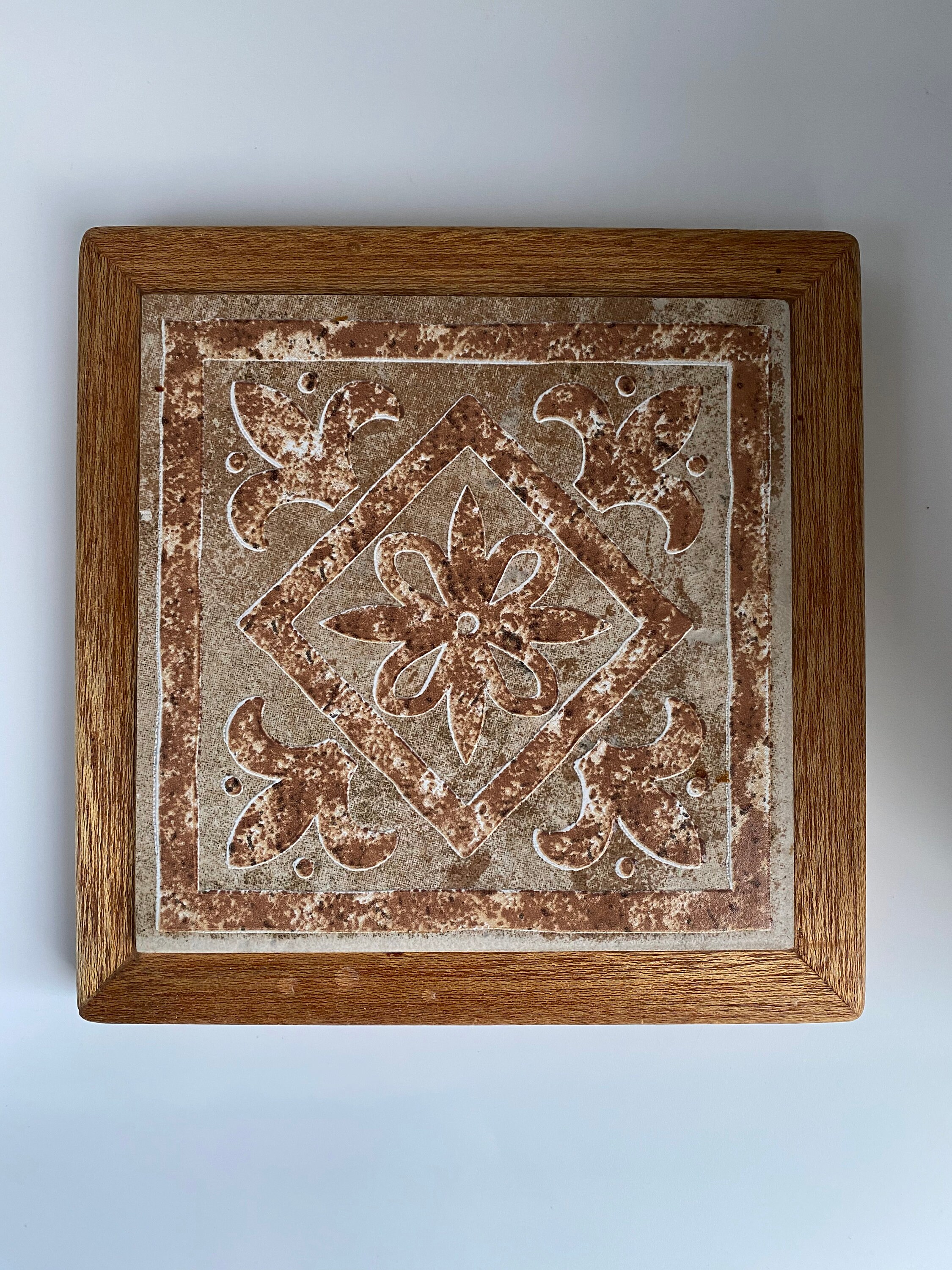 Fleur De Lis Trivet Teak 20cm main image 0