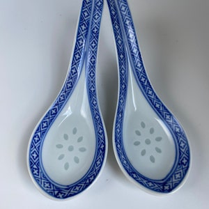 Vintage Chinese Soup Spoon, Pair of 2, Hand Painted Asian Soup Spoons, Traditional Rice Eyes Pattern