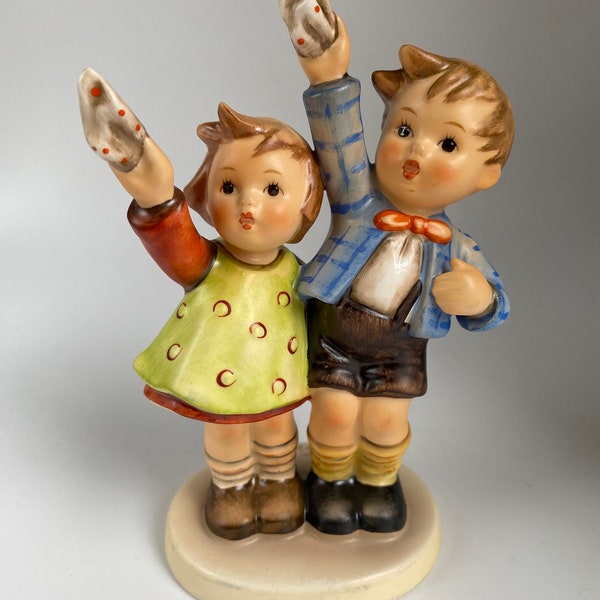 Hummel Goebel “Auf Wiedersehen” Figurine, #153/0, 5.5” Tall, 1986, Made in Germany