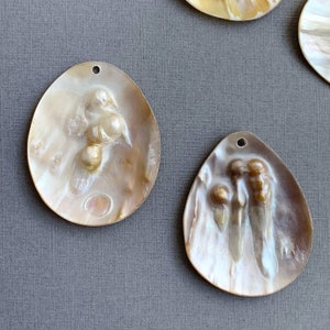 40mm Large Teardrop Blister Pearl Shell Pendants. Oval Blister Pearl Shell Pendants. Natural Blister Pearl Beads.