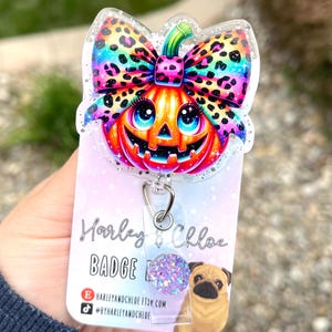 パンプキンバッジリール - レトロなパンプキンハロウィンバッジリール - 看護学生 - ハロウィンIDホルダー - 不気味なバッジリール - 看護師へのギフト