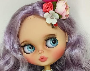 OOAKカスタムブライスドール：紫色の髪、褐色の肌、ハンドメイドアートドール