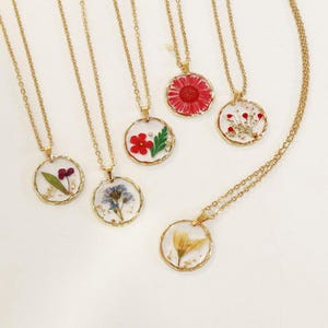 Real Resin Flower Necklace/Birth Flower Necklace/Pressed Flower Jewerly/HandmadeFlower Necklace/Gift For Her/Birthday Gift Christmas Gift