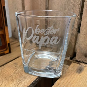 Whisky glass with individual engraving