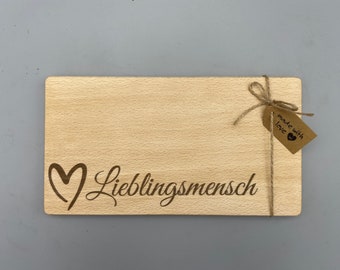 Breakfast board personalized with engraving made of beech wood