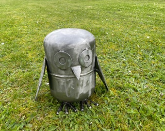 Vogel Skulptur aus Metall - Kunst aus Schrott - Deko für den Garten