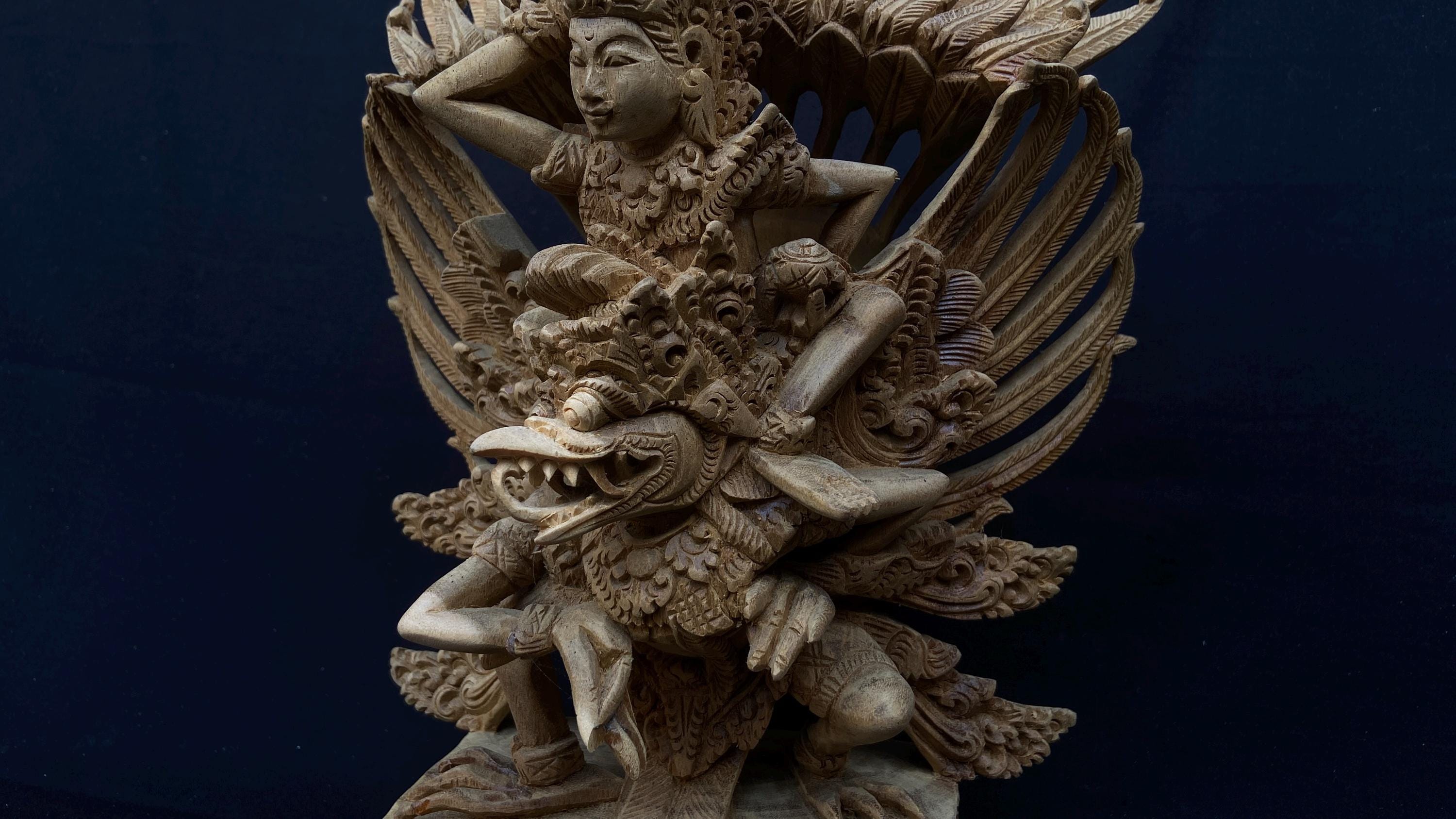 バリの手作り木製ガルーダ ウィスヌ彫刻、木彫り、バリ インドネシアの
