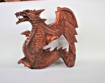 バリ島のナガ族の龍の木彫り彫刻：手彫りのバリ美術像 - Etsy 日本