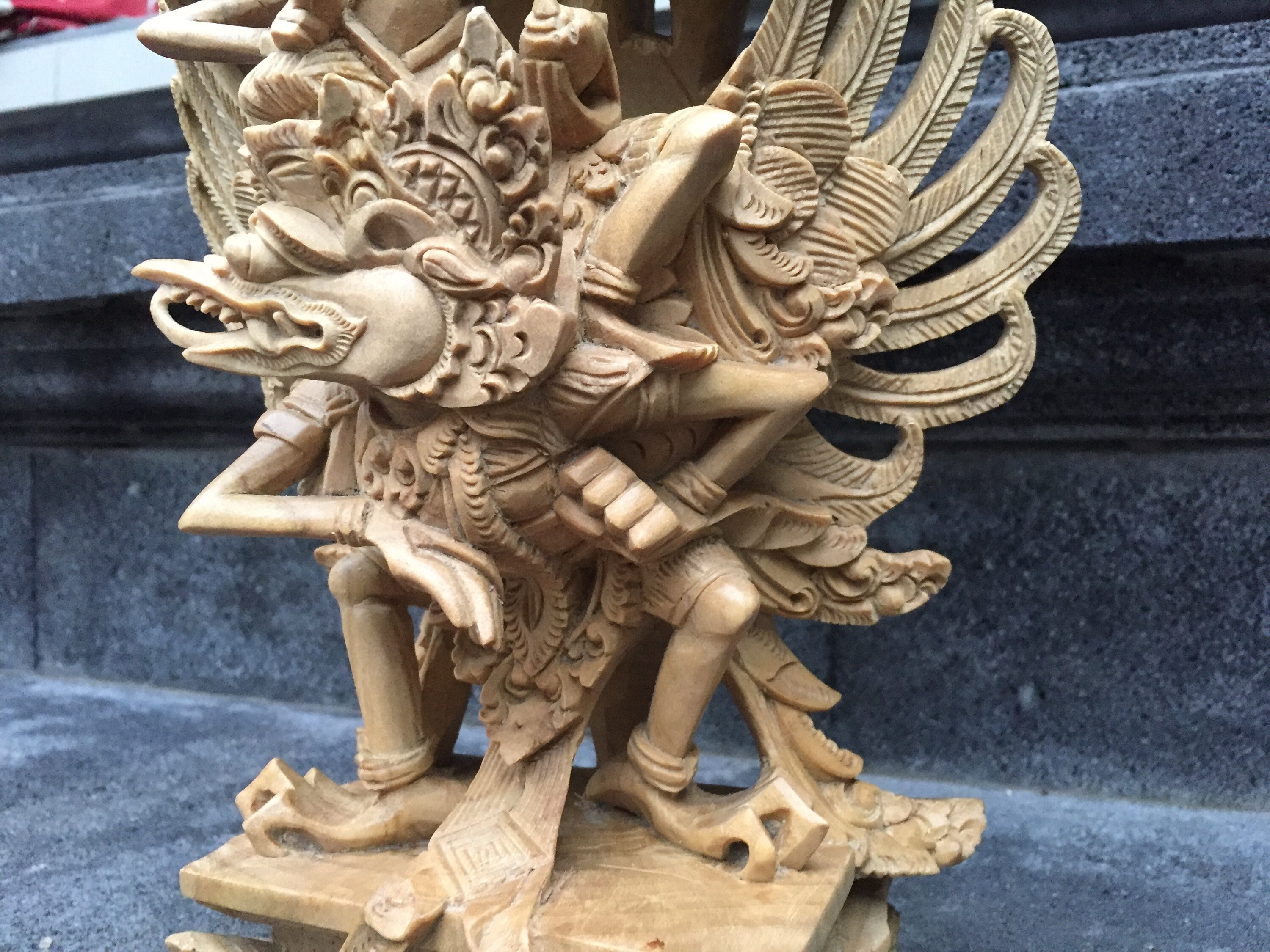 バリ島手作り木製ガルーダ ウィスヌ像 30x20x10 cm 木彫り、彫刻