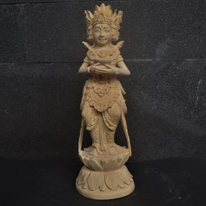 バリ島 インドネシア 手彫りの女性木彫像 - Etsy 日本