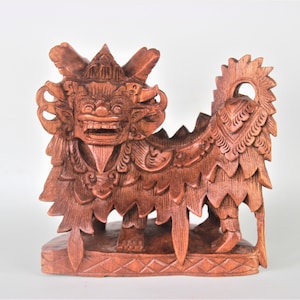 Balinese Handmade Barong Wooden Sculpture Size 15 cm x 15 cm x 8 cm Wood Carving, Sculpture, Art from Bali Indonesia