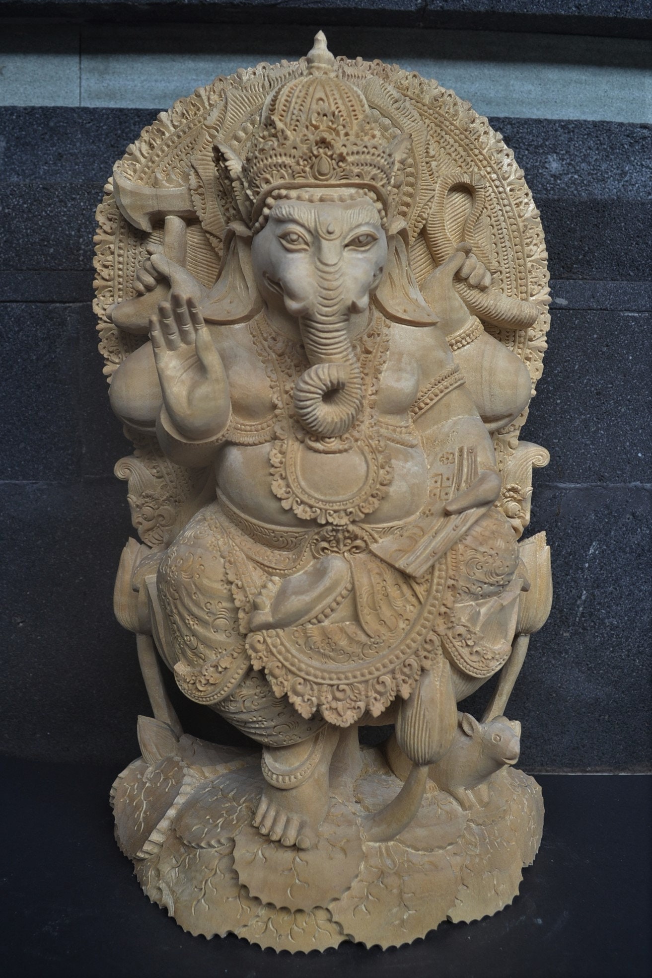 インドネシア　バリ島　MANIS ART SHOP 木彫り　女神像　25ケ418 インドネシア バリ島 MANIS ART SHOP 木彫り 女神像 25ケ418