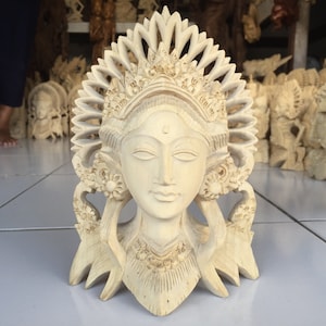 Balinees handgemaakt houten standbeeld van Janger 22 x 15 x 6,5 cm standbeeld houtsnijwerk, beeldhouwkunst, kunst uit Bali, Indonesië