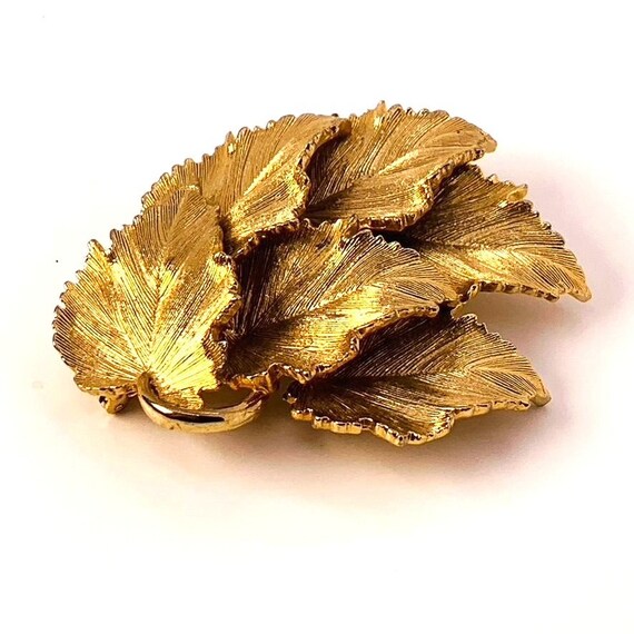 Vintage Gold Leaves Brooch Etched 3D - image 3