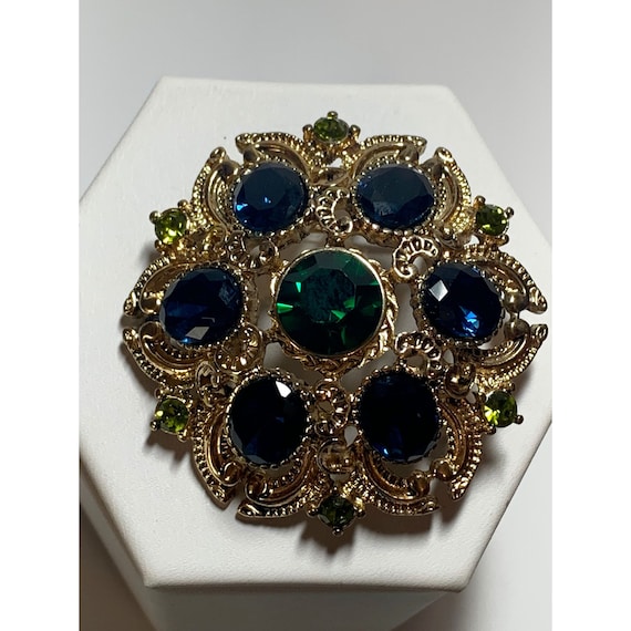 SQUIRE Vintage Brooch 1960s Gold and Rhinestones - image 1