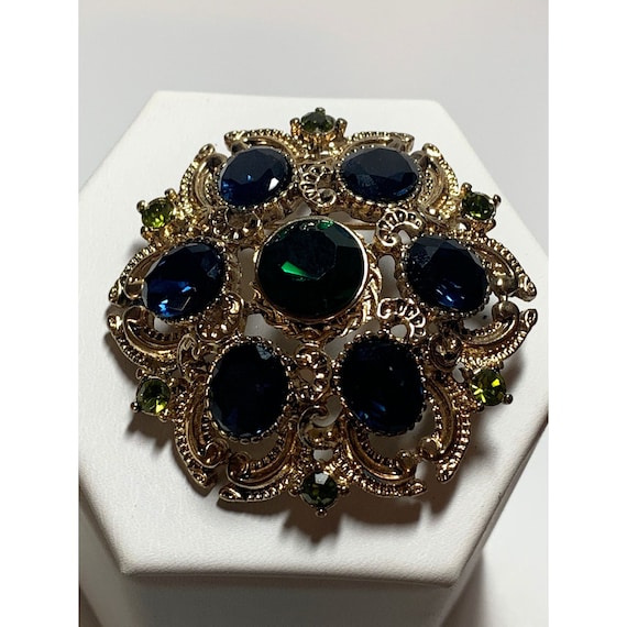 SQUIRE Vintage Brooch 1960s Gold and Rhinestones - image 2