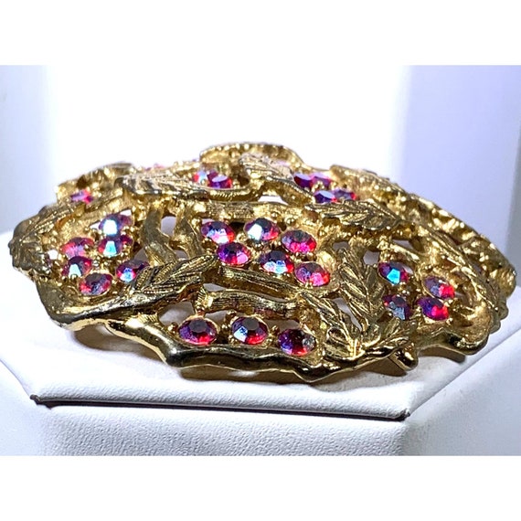 Sarah Coventry Brooch Red Rhinestones Gold Base L… - image 4