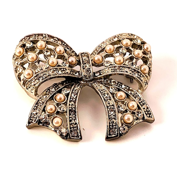 Bow Brooch Pale Pink Faux Pearls Sparkling Rhines… - image 2