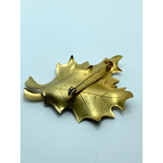 Vintage three leaf brooch - image 3