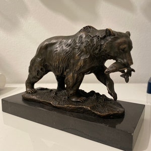 Vintage Bronze Sculpture Grizzly Bear Fish Bronze Figure Sculpture Antique Style image 1
