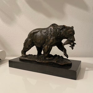 Vintage Bronze Sculpture Grizzly Bear Fish Bronze Figure Sculpture Antique Style image 3