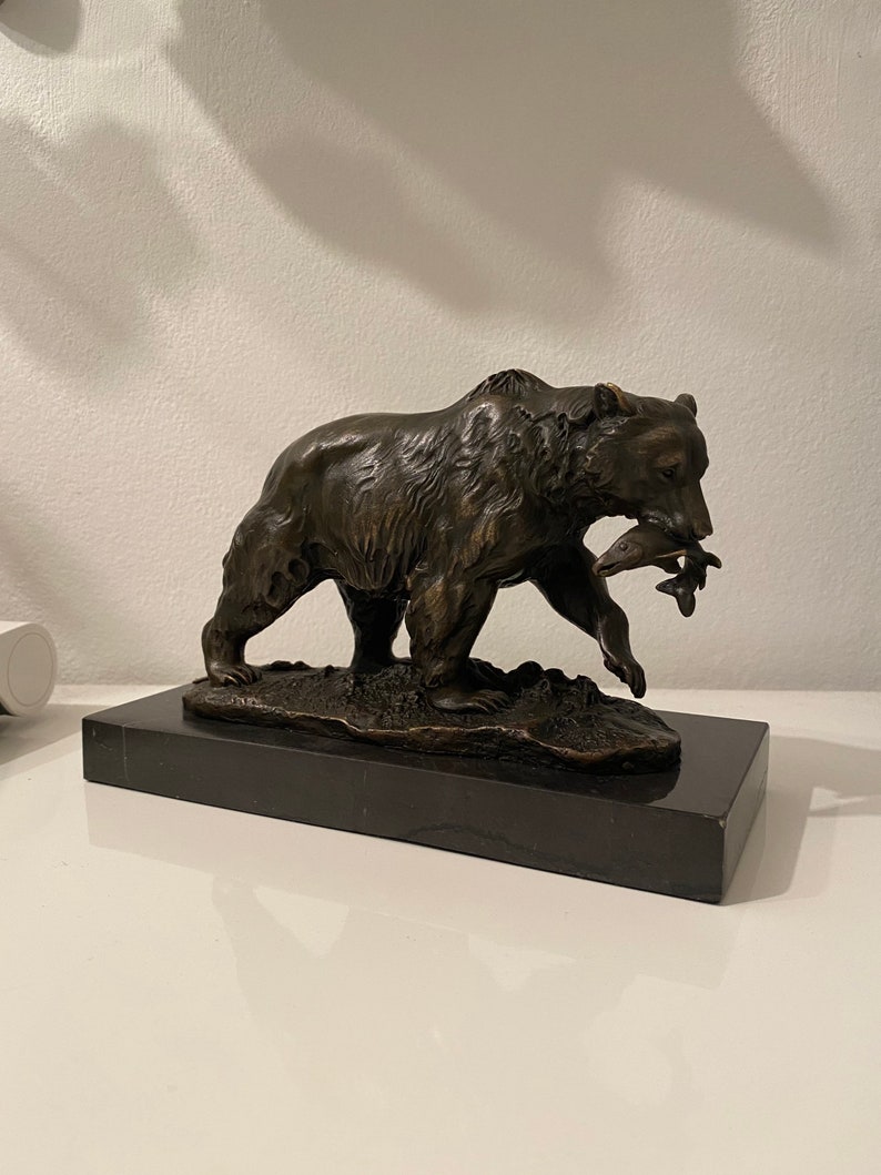 Vintage Bronze Sculpture Grizzly Bear Fish Bronze Figure Sculpture Antique Style image 3