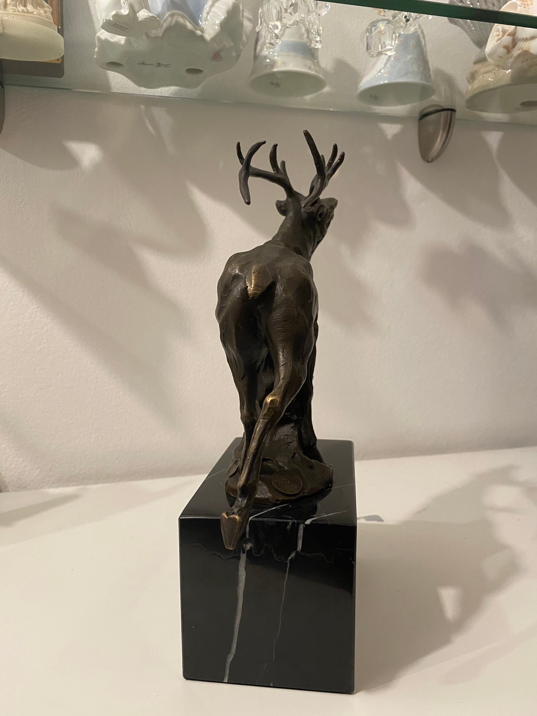 ブロンズ製の鹿の彫刻、ブロンズ像、動物の置物装飾、26 × 18 cm