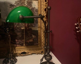 Lampe de banquier vintage laiton verre bruni vert H.45 cm