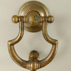 Vintage door knocker burnished brass. H.16 x 11 cm