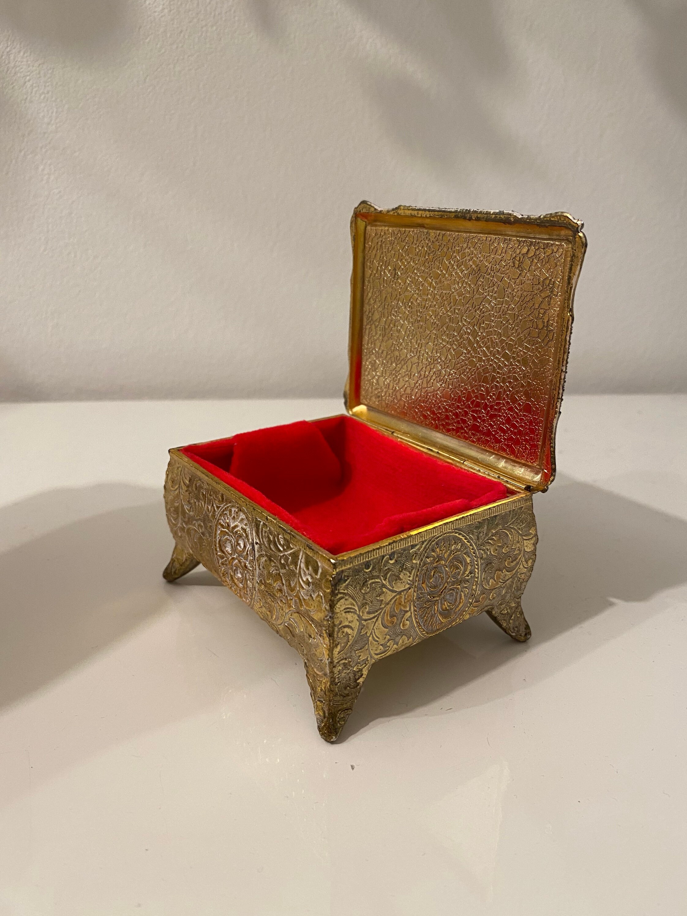 * vintage Jewelry box ୨୧ * 陶器製の小さな パニエ vintage Jewelry box ୨୧ * 陶器製の小さな パニエ vintage