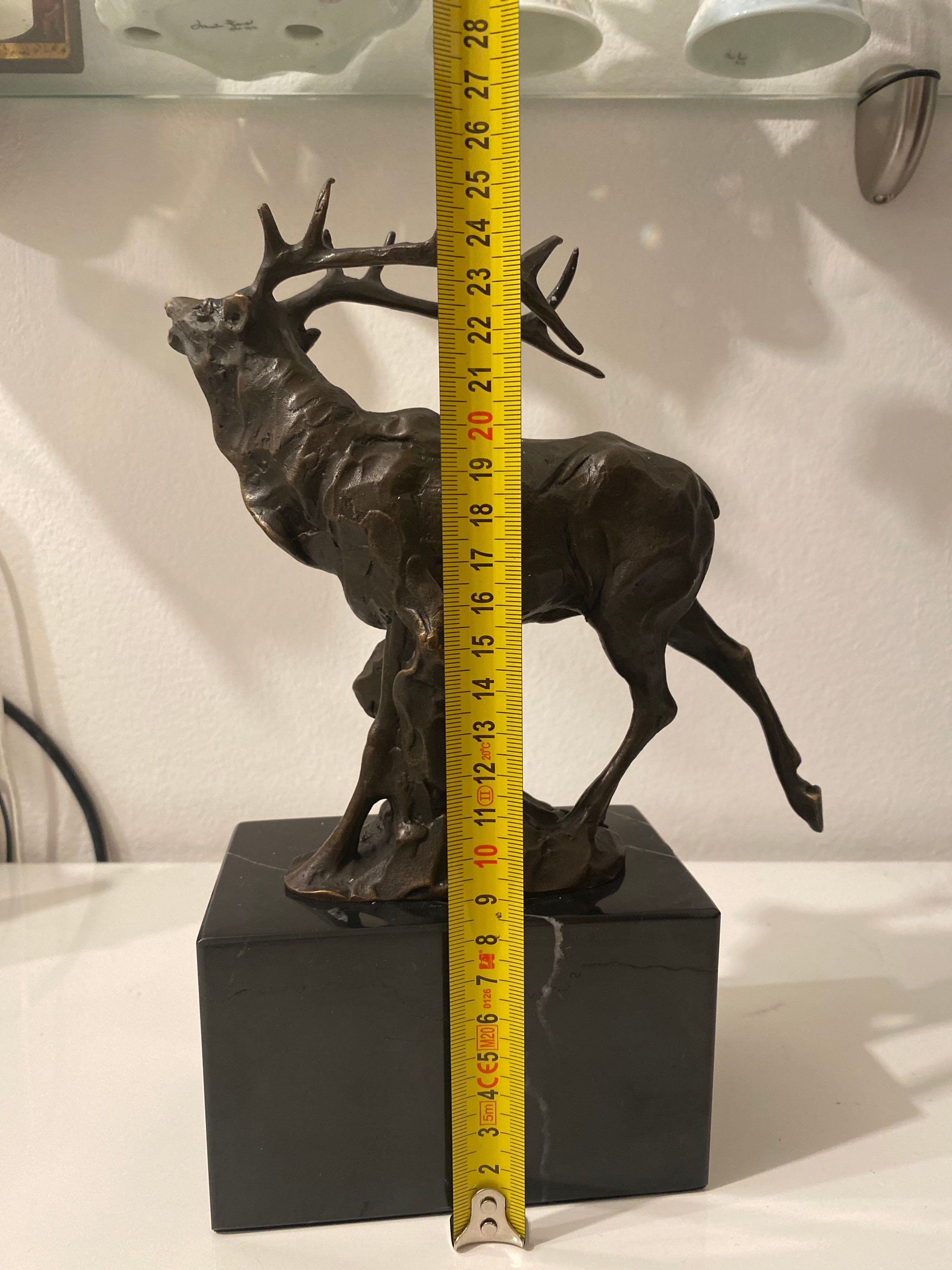 ブロンズ製の鹿の彫刻、ブロンズ像、動物の置物装飾、26 × 18 cm