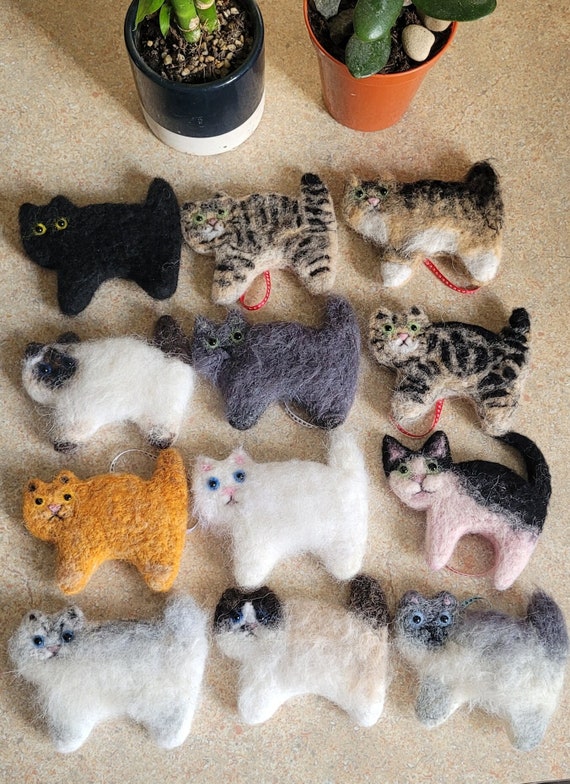 Needle Felted Cat Decoration: Customisable Gift for Cat Lovers