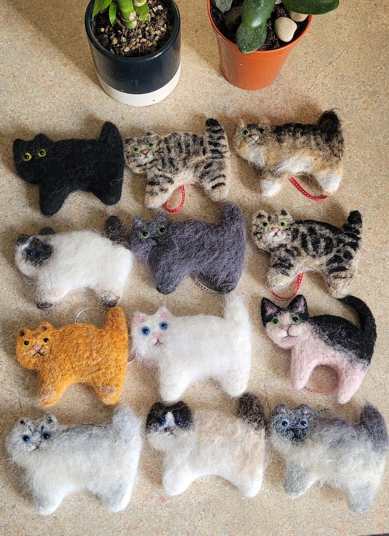 Nadel gefilzte Katze Dekoration: Personalisierbares Geschenk für Katzenliebhaber Bild 1