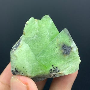 玄武岩中のグリーンペリドット、原石ペリドット、母岩標本中の