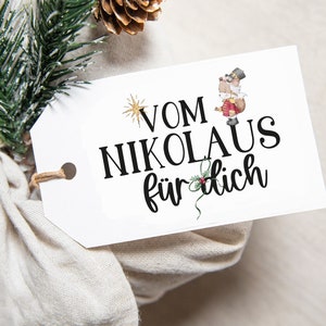 Św. Mikołaj, zawieszka św. Mikołaja, pozdrowienia św. Mikołaja, Adwent, z szablonu etykiety buta z prezentem św. Mikołaja do pobrania cyfrowego