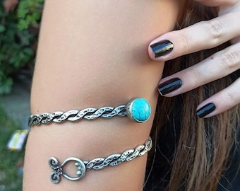 Silver Armlet Armband - Smooth With Hammered Ends Lightly Curved Wisps Arm Band - Upper Arm Cuff Bracelet - Turquoise Silver Gothic Armband