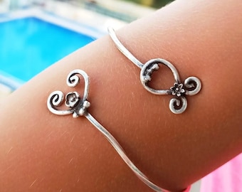 Silver Wrapped Daisy Arm Cuff • Silver Flower Boho Hippie Arm Cuff • Upper Arm Daisy Cuff Bracelet - Tribal Ethnic Women Cuff Bracelet