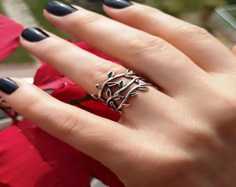 Silver Leaf Vine Adjustable Ring – Nature-Inspired Botanical Jewelry