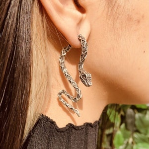 Silver Snake Two Sided Animal Earrings • Snake Jewelry • Vintage Snake Earrings • Witch Snake Earrings • Snake Tragus • Medusa Earrings