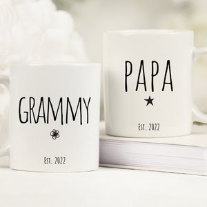 Grammy and Papa Mugs, New Grandparents Pregnancy Announcement, Personalized Grammy Papa Gift, Baby Reveal, In-Laws Mothers Day Gift, Mug Set