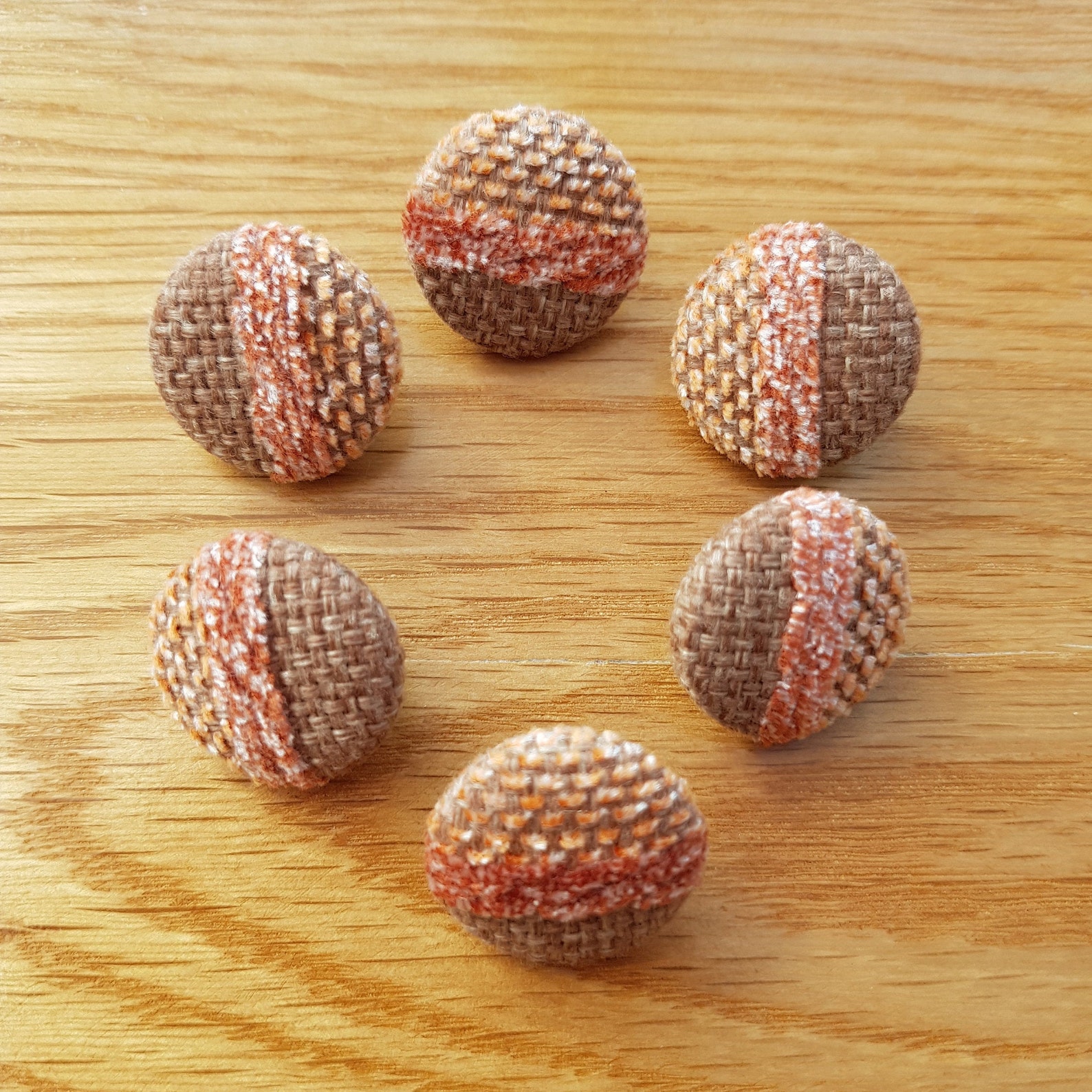 Textured Covered Upholstery Tufting Buttons With Hook Backs Etsy.de